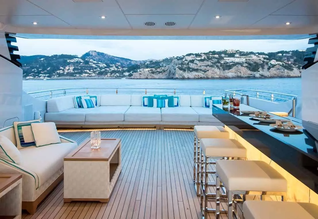 https://dev-api.arconyachts.com/storage/media/17573/conversions/654_1621199417-optimize.webp