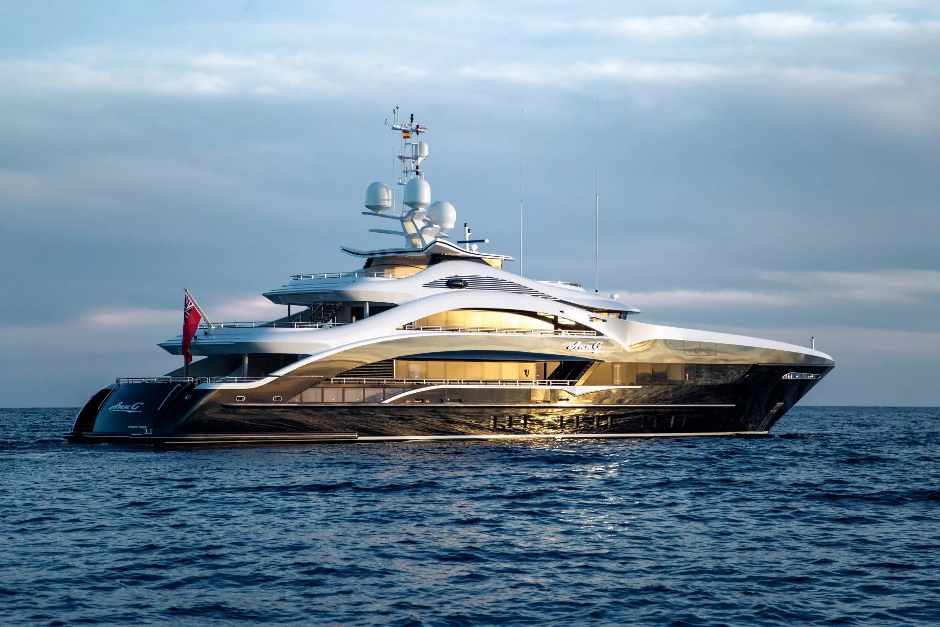 https://dev-api.arconyachts.com/storage/media/17577/conversions/654_7757250468-optimize.webp