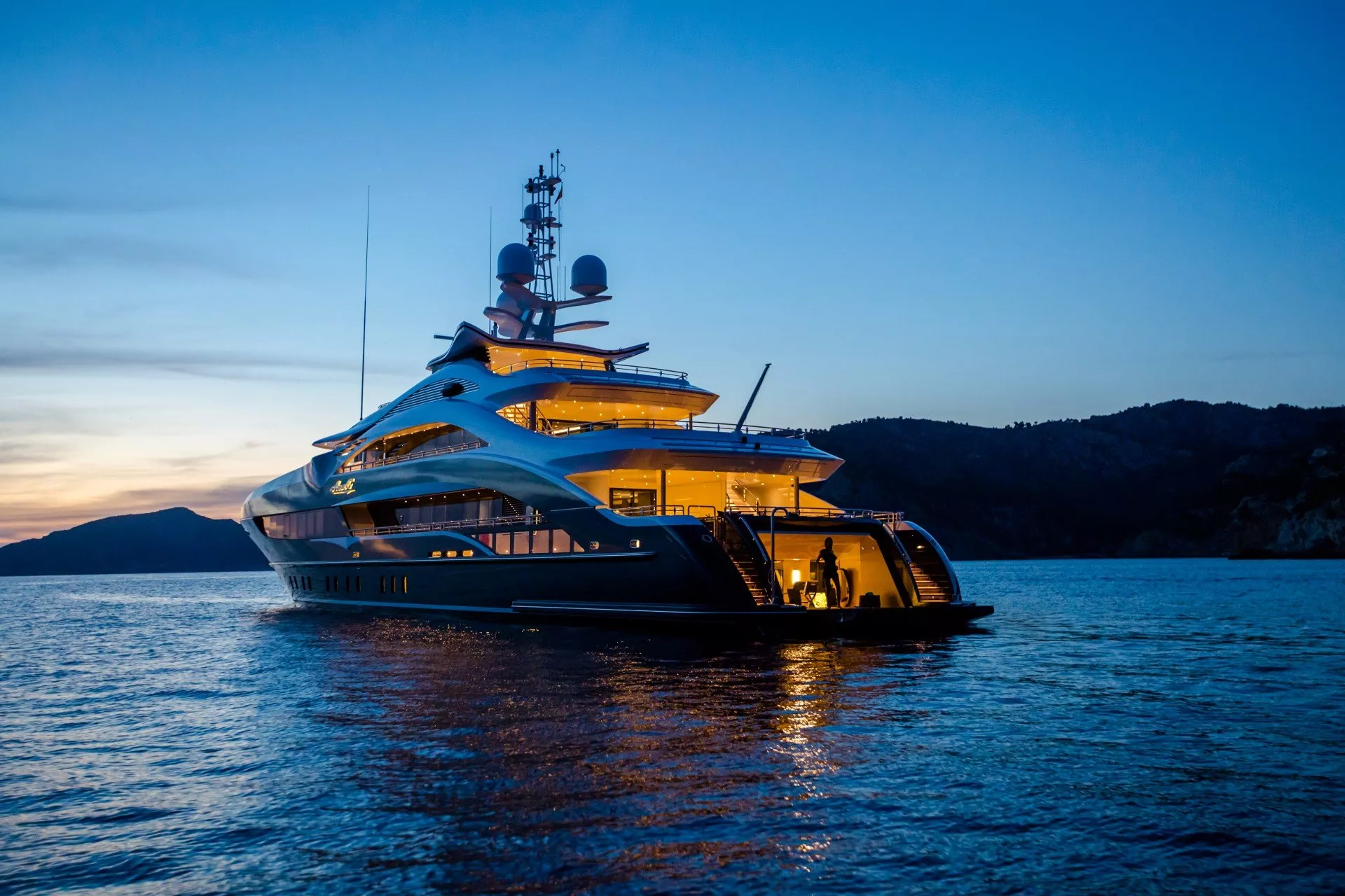 https://dev-api.arconyachts.com/storage/media/17578/conversions/654_8580070853-optimize.webp