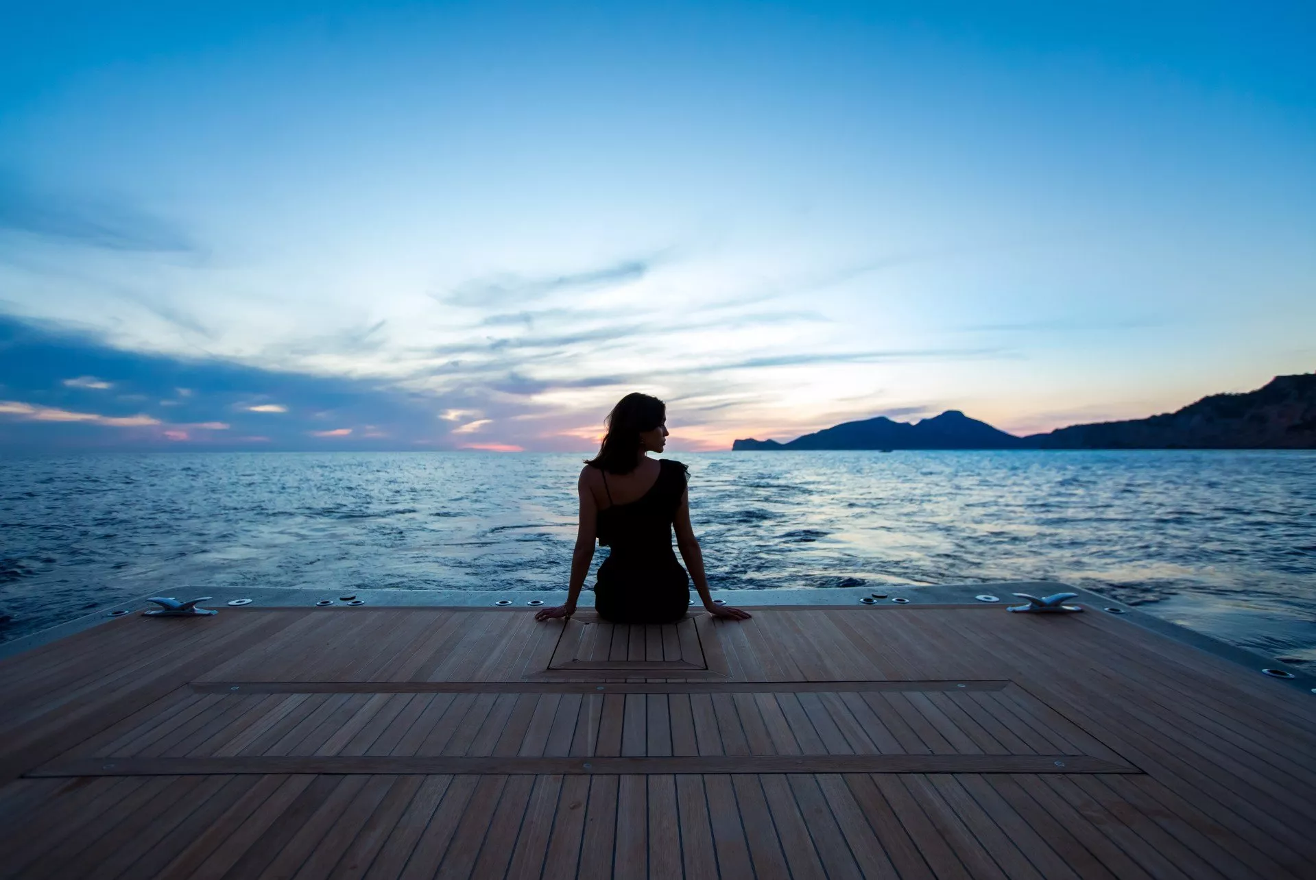 https://dev-api.arconyachts.com/storage/media/17584/conversions/654_2538542834-optimize.webp