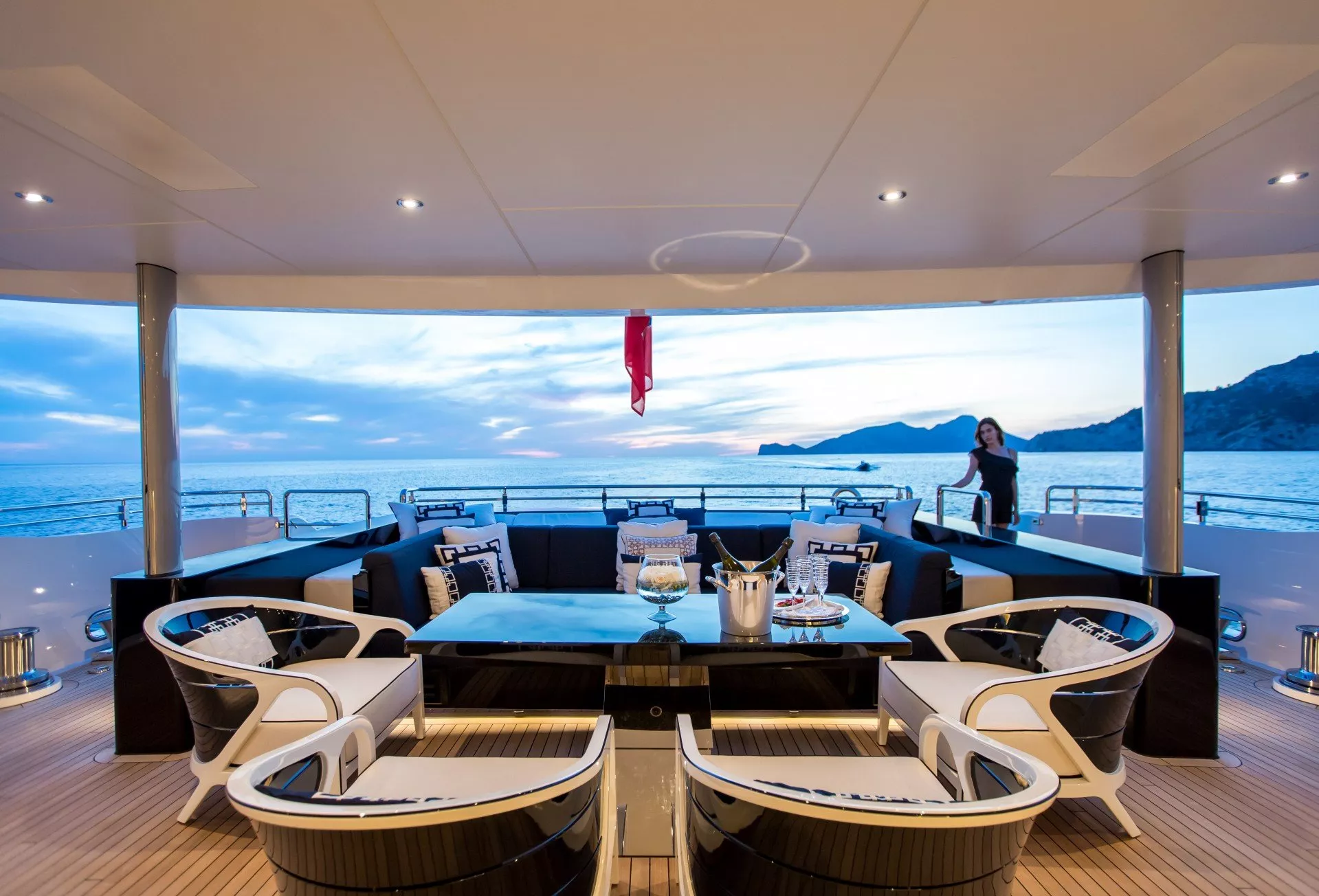 https://dev-api.arconyachts.com/storage/media/17586/conversions/654_7340092201-optimize.webp