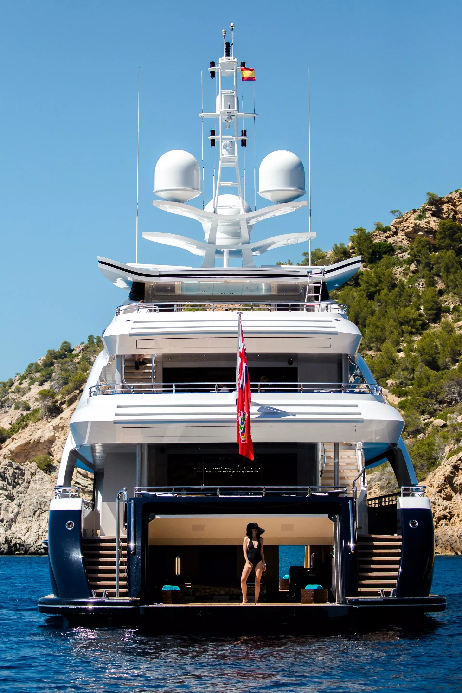 https://dev-api.arconyachts.com/storage/media/17589/conversions/654_0905099875-optimize.webp