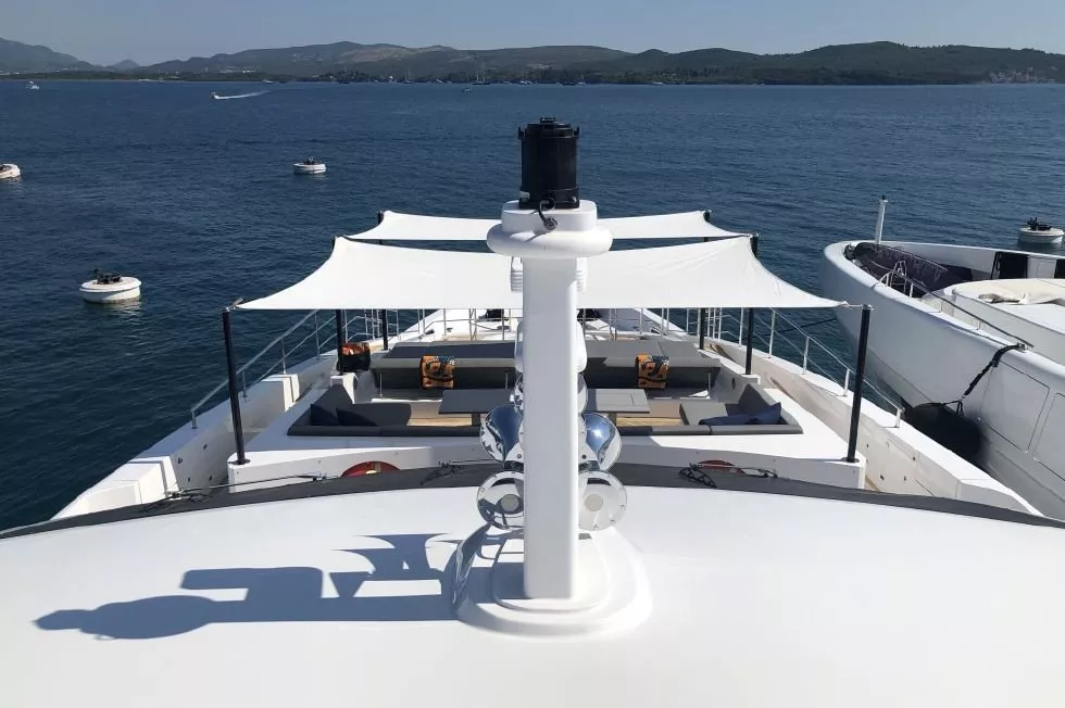 Benetti Veloce 140