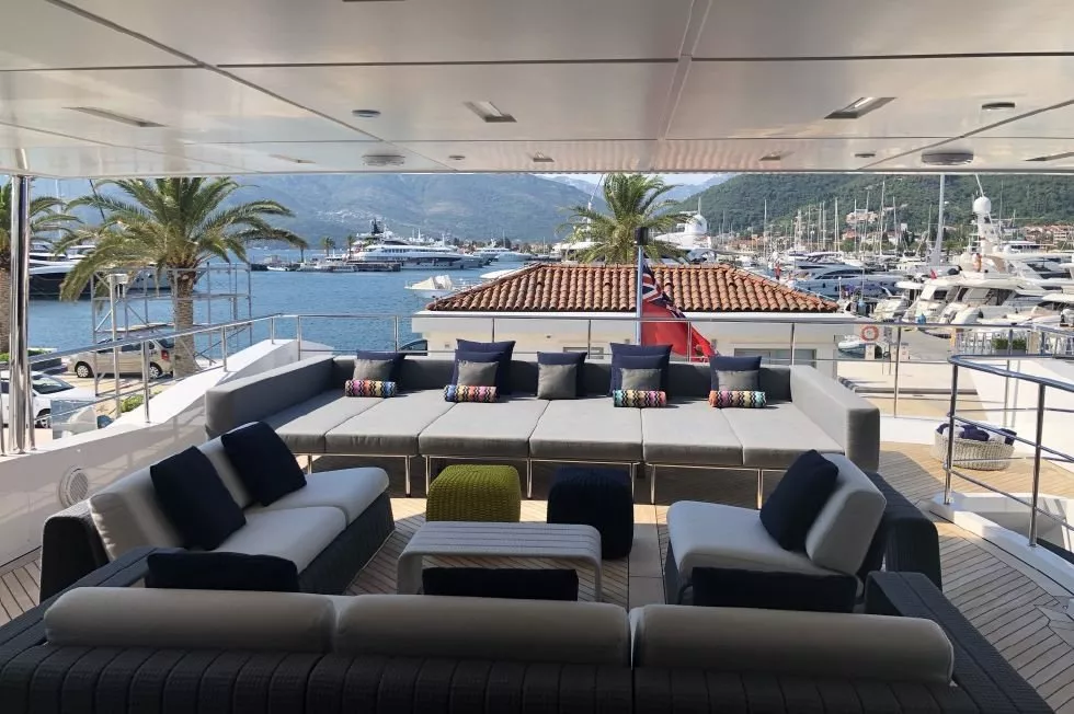https://dev-api.arconyachts.com/storage/media/17650/conversions/28_1742562733-optimize.webp