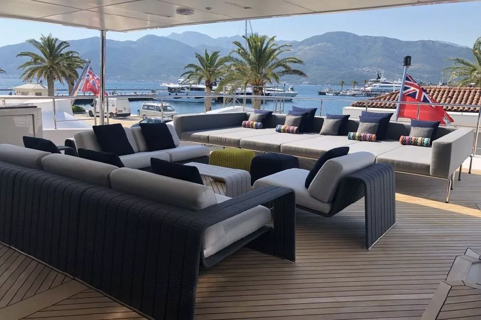 https://dev-api.arconyachts.com/storage/media/17660/conversions/28_1653834019-optimize.webp