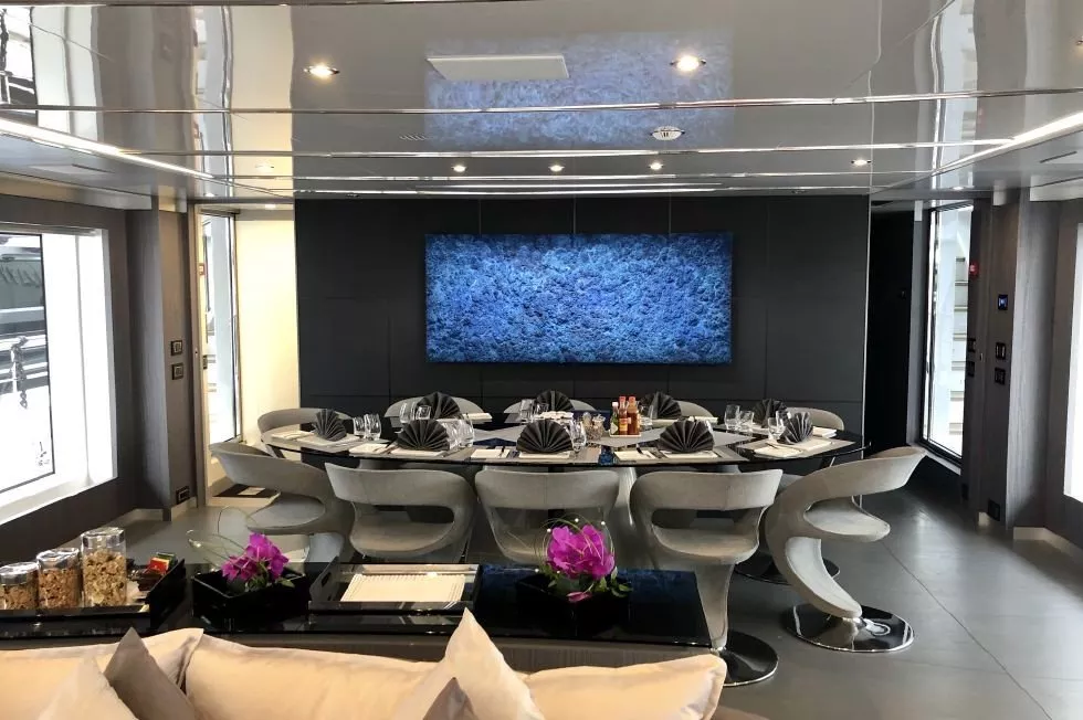 https://dev-api.arconyachts.com/storage/media/17663/conversions/28_2191062917-optimize.webp