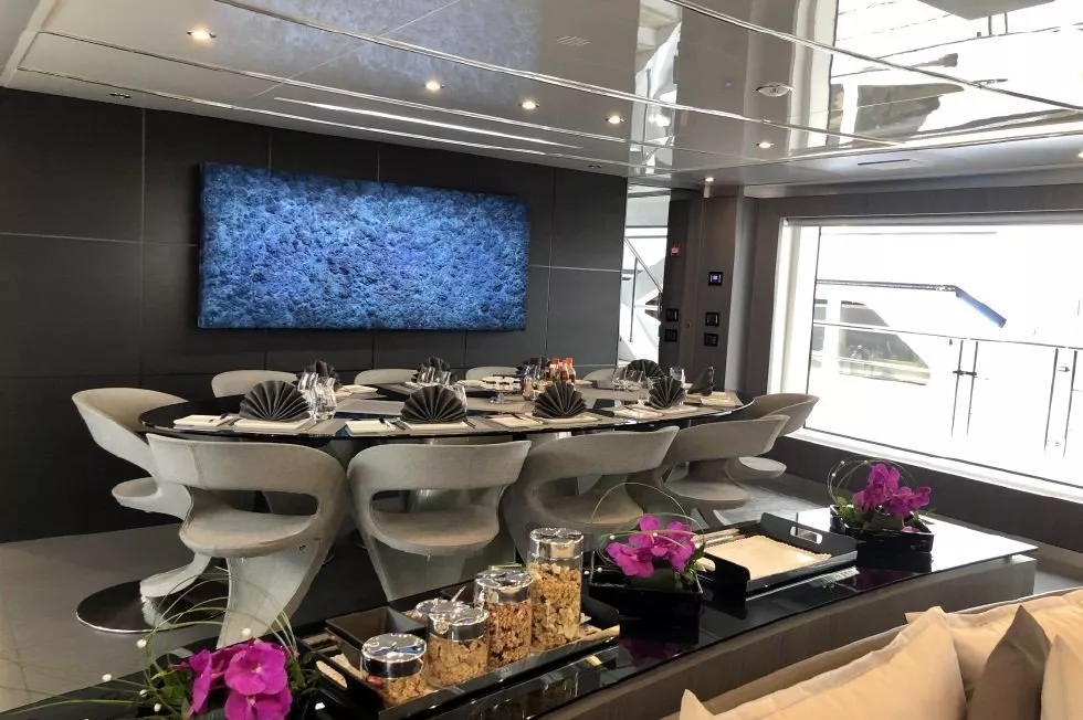https://dev-api.arconyachts.com/storage/media/17665/conversions/28_9869113879-optimize.webp