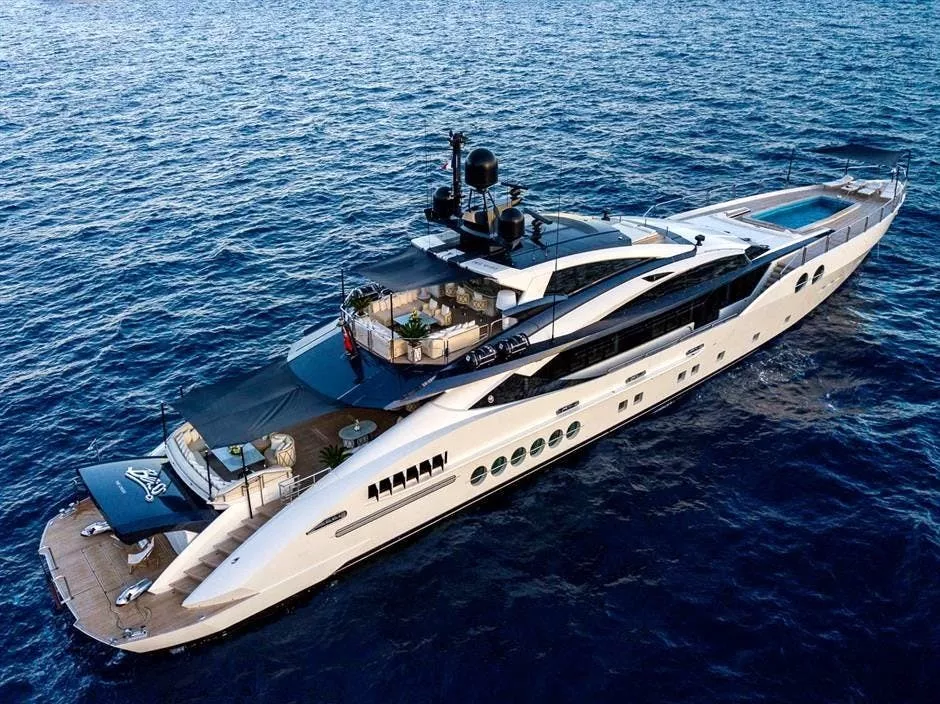 https://dev-api.arconyachts.com/storage/media/17727/conversions/920_5707024568-optimize.webp