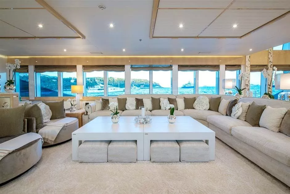 https://dev-api.arconyachts.com/storage/media/17736/conversions/920_1642502300-optimize.webp