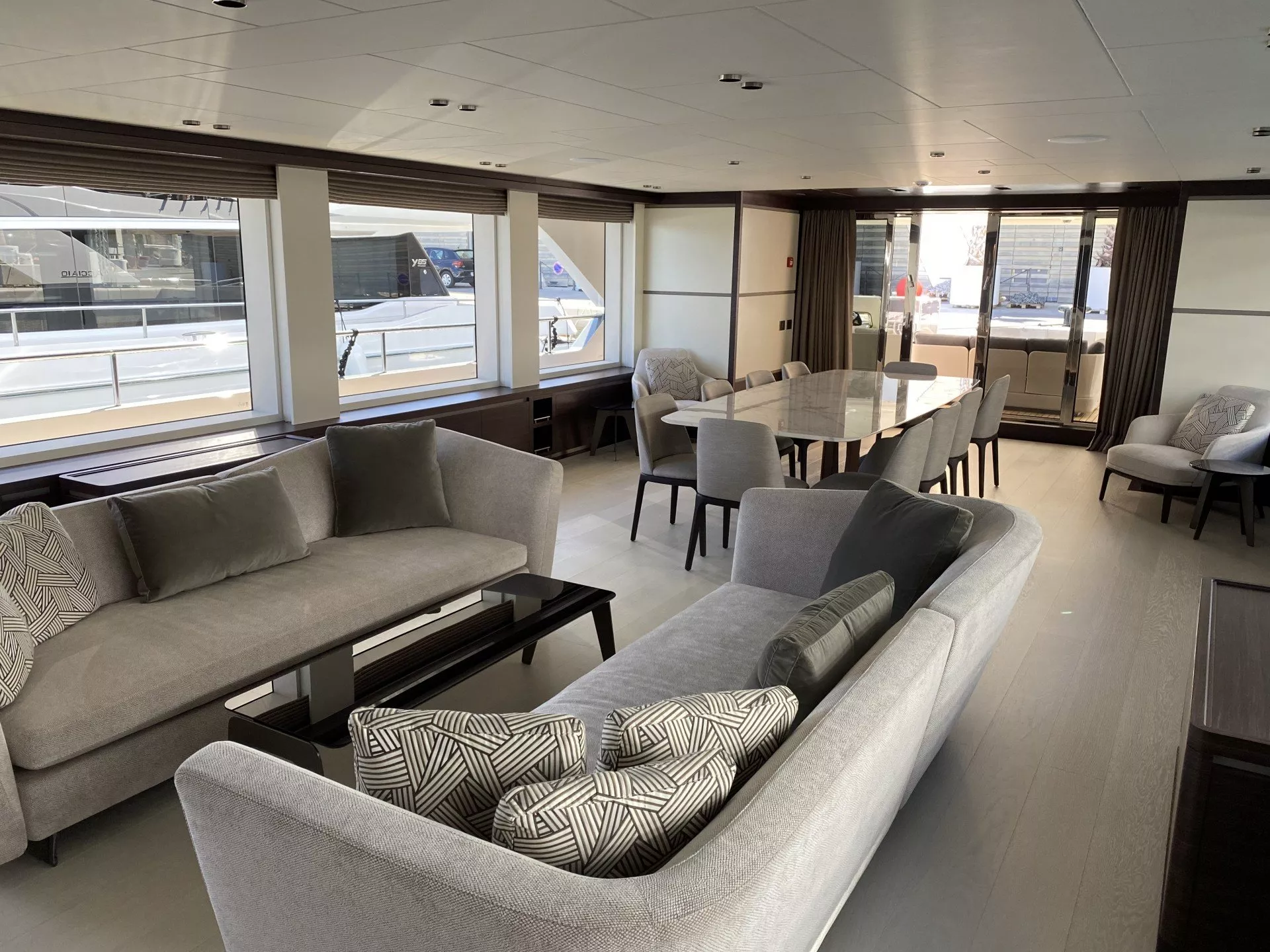 https://dev-api.arconyachts.com/storage/media/17766/conversions/534_2674103373-optimize.webp