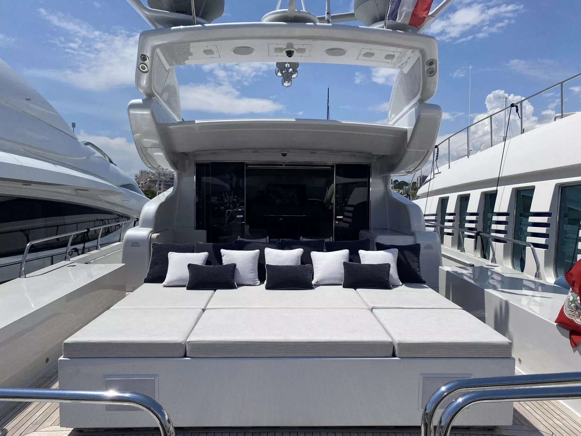 Leopard 31m Jade