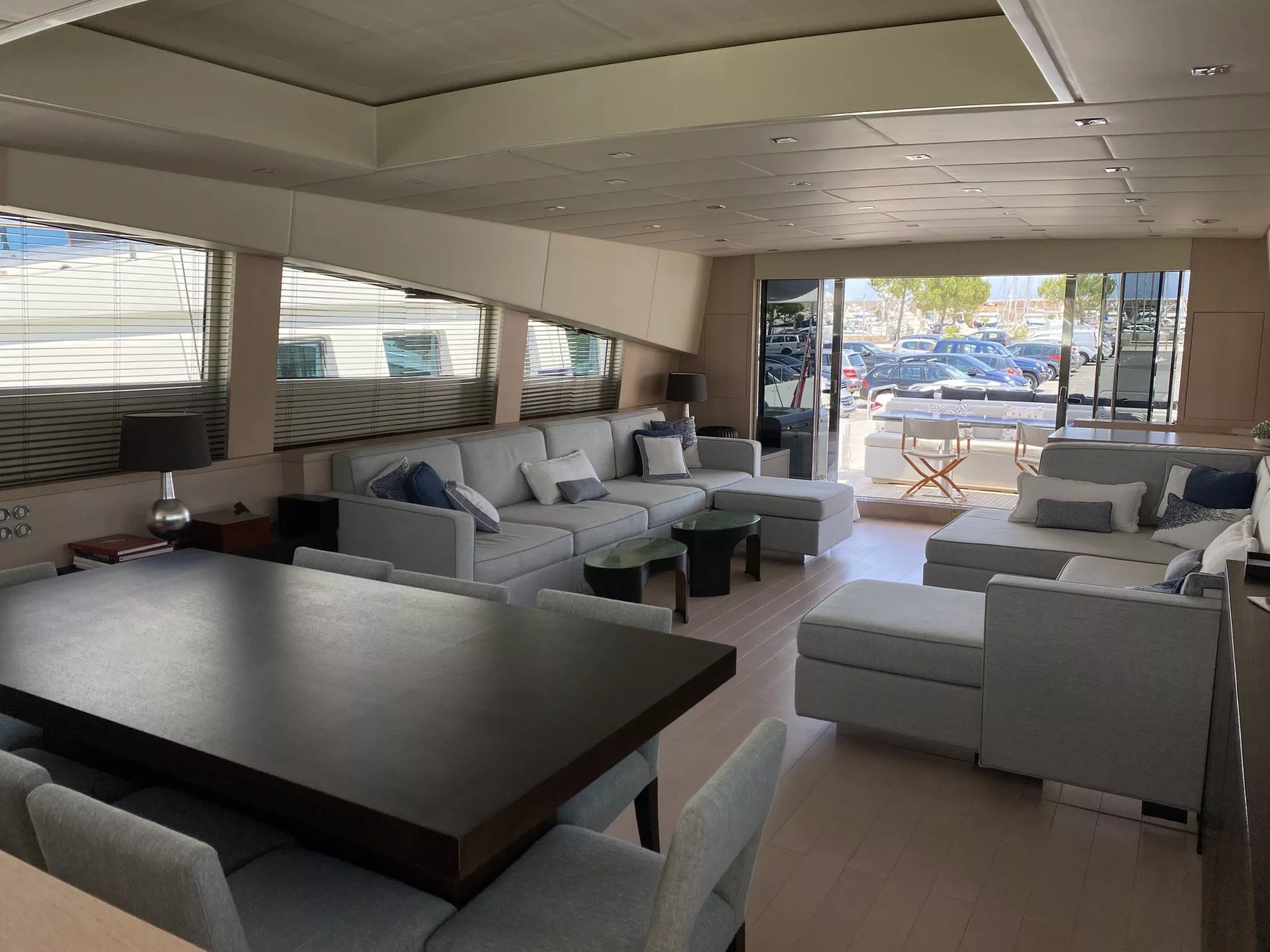 https://dev-api.arconyachts.com/storage/media/17814/conversions/917_5751317344-optimize.webp