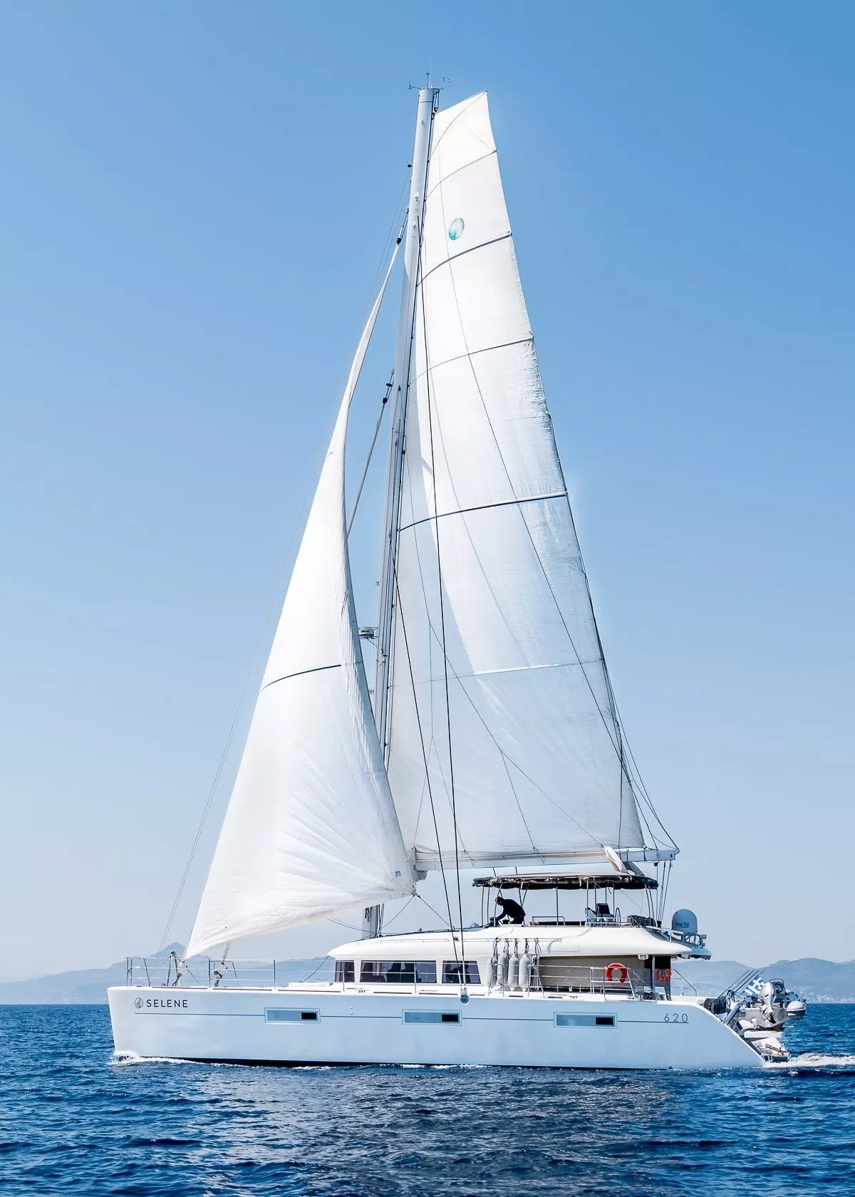 https://dev-api.arconyachts.com/storage/media/18011/conversions/909_4048870633-optimize.webp