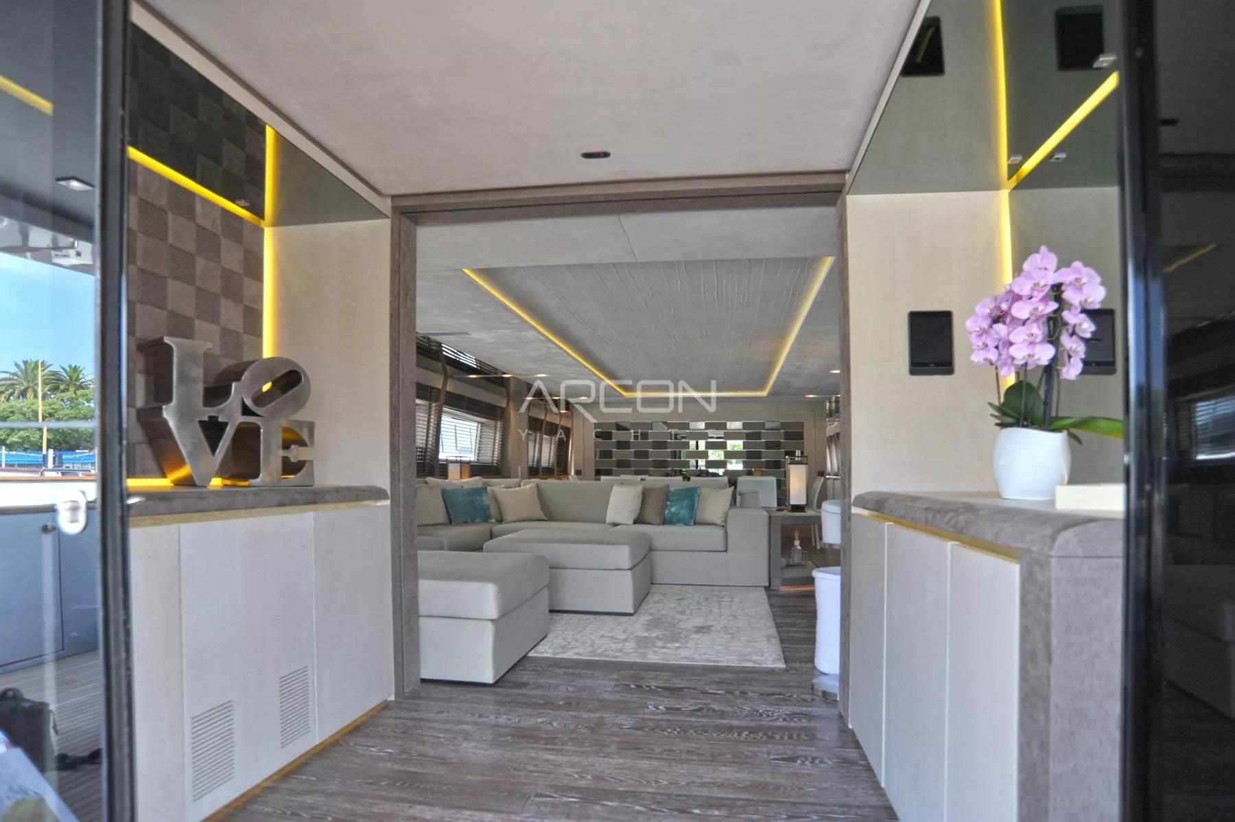 https://dev-api.arconyachts.com/storage/media/18158/conversions/905_6823748260-optimize.webp