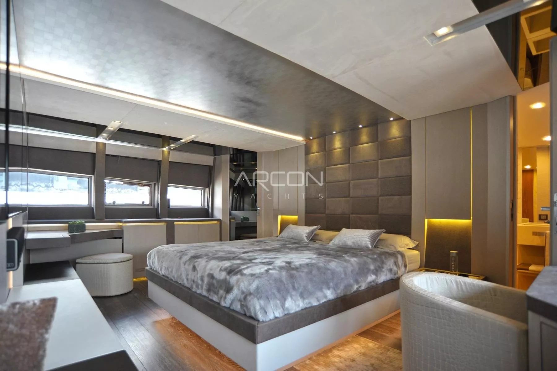https://dev-api.arconyachts.com/storage/media/18161/conversions/905_4694973384-optimize.webp