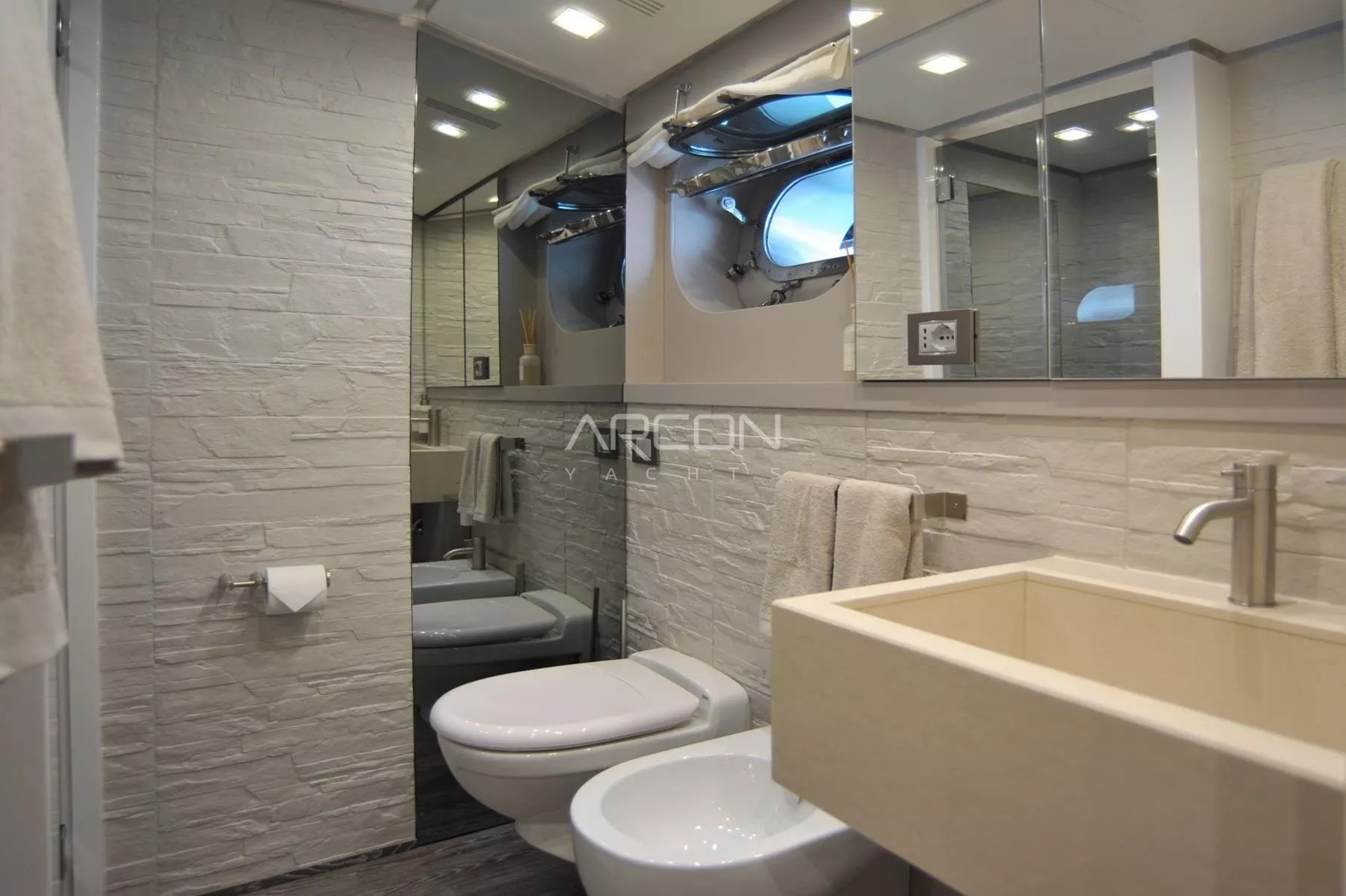 https://dev-api.arconyachts.com/storage/media/18172/conversions/905_4318827547-optimize.webp