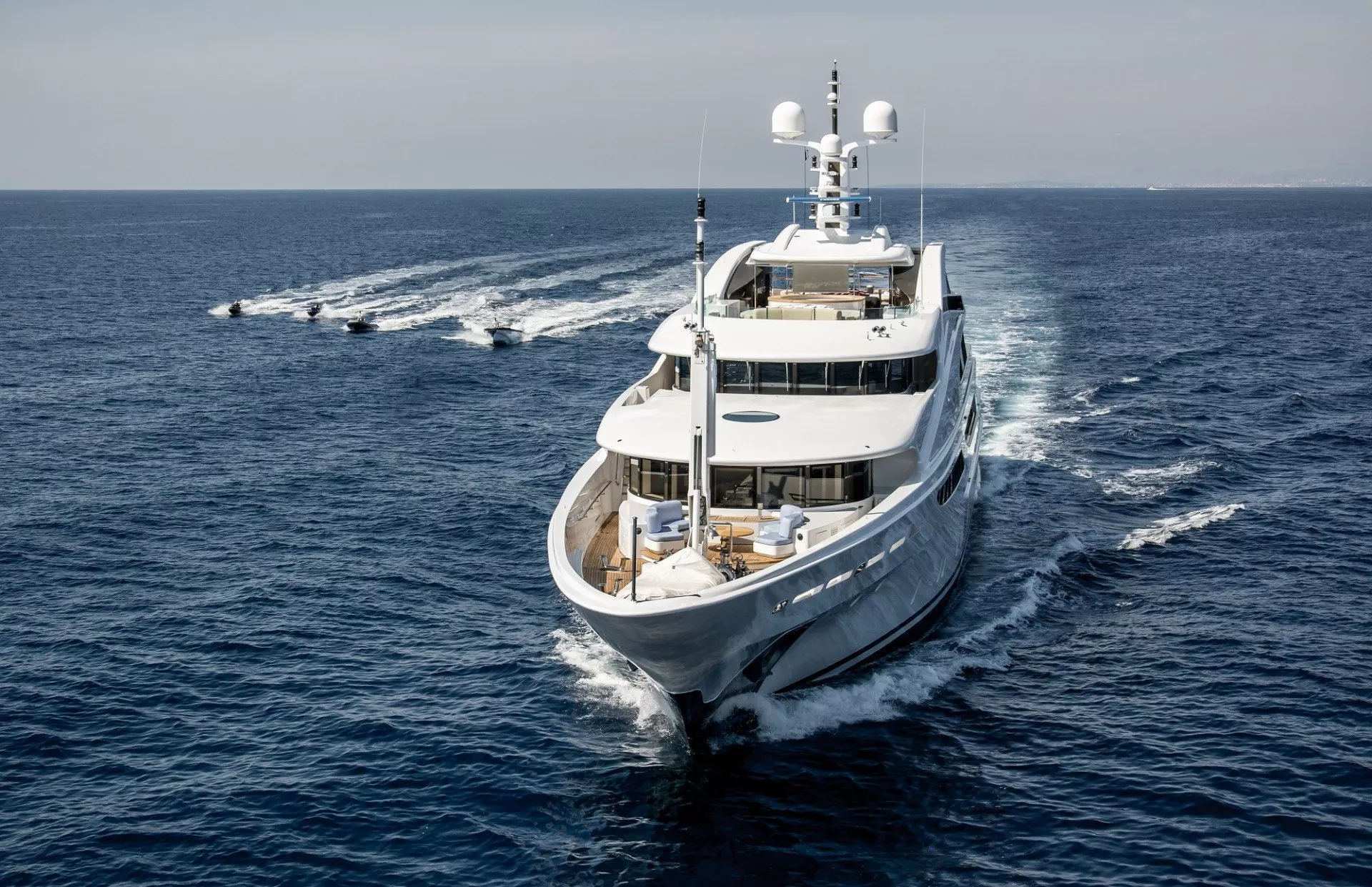 https://dev-api.arconyachts.com/storage/media/18200/conversions/904_8345086326-optimize.webp