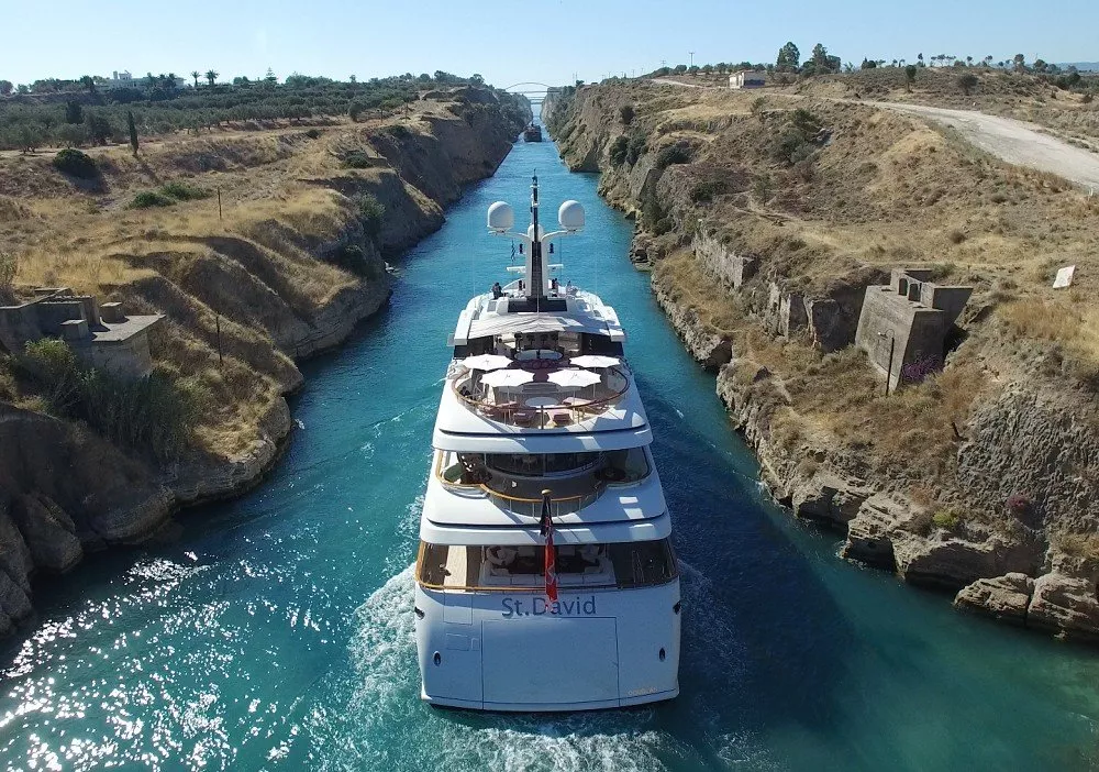 https://dev-api.arconyachts.com/storage/media/18202/conversions/904_9446589676-optimize.webp
