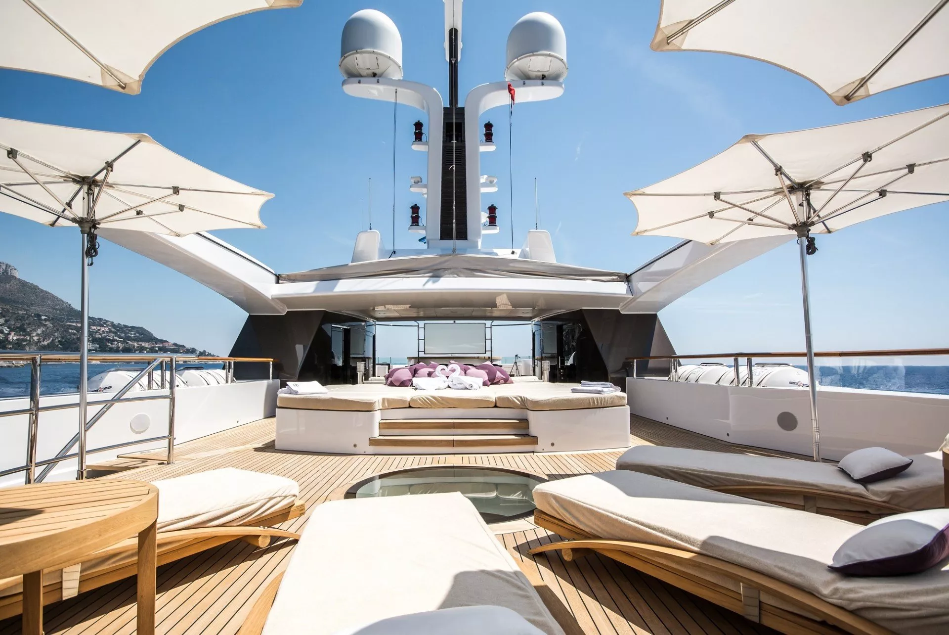 https://dev-api.arconyachts.com/storage/media/18204/conversions/904_6276887066-optimize.webp