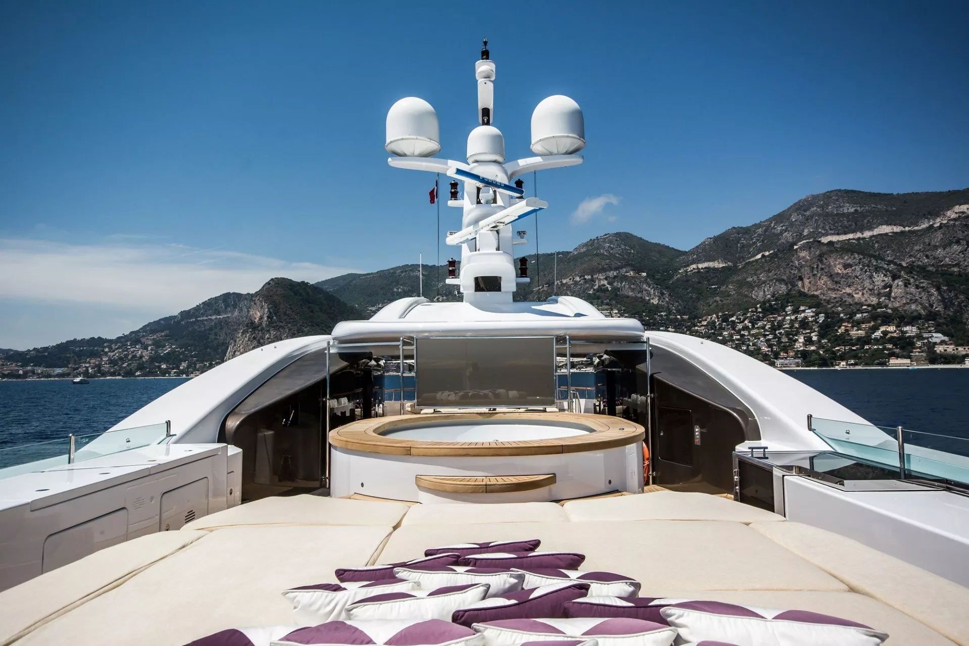 https://dev-api.arconyachts.com/storage/media/18205/conversions/904_9232397420-optimize.webp