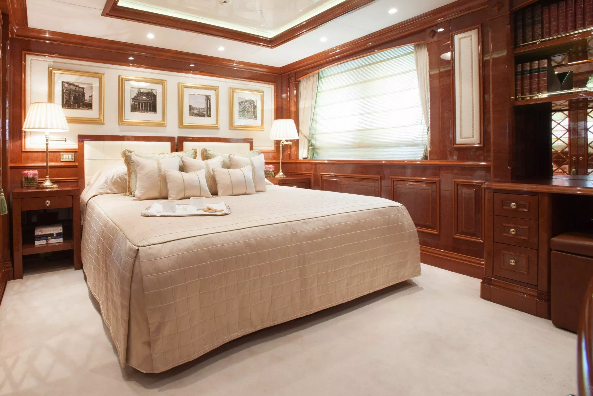 https://dev-api.arconyachts.com/storage/media/18213/conversions/904_2667128358-optimize.webp
