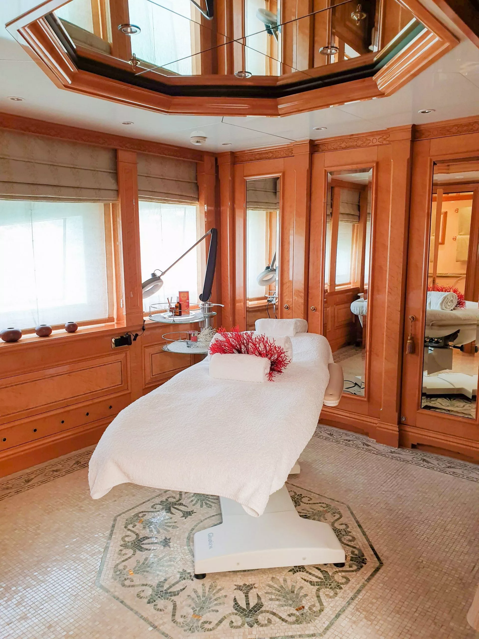 https://dev-api.arconyachts.com/storage/media/18227/conversions/904_8611220133-optimize.webp