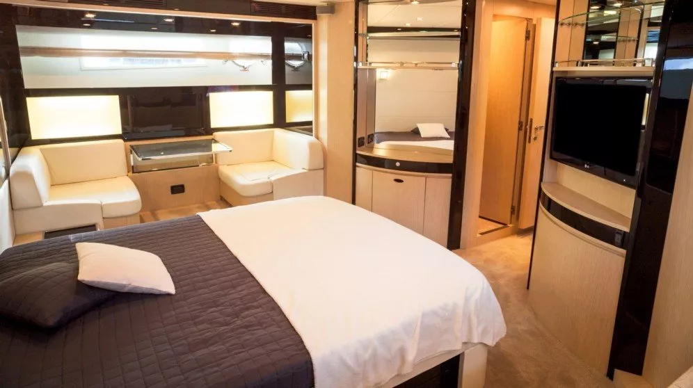 https://dev-api.arconyachts.com/storage/media/18361/conversions/896_5147561061-optimize.webp