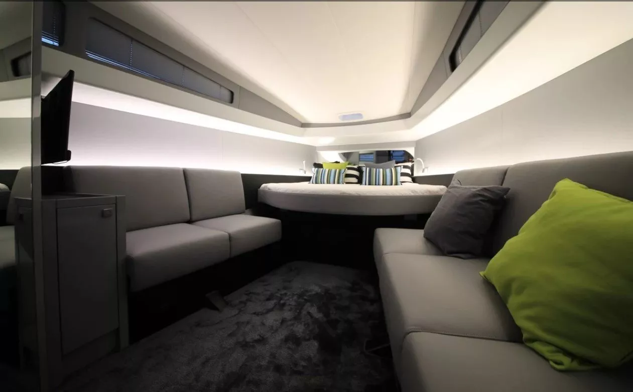 https://dev-api.arconyachts.com/storage/media/18391/conversions/893_5026492920-optimize.webp