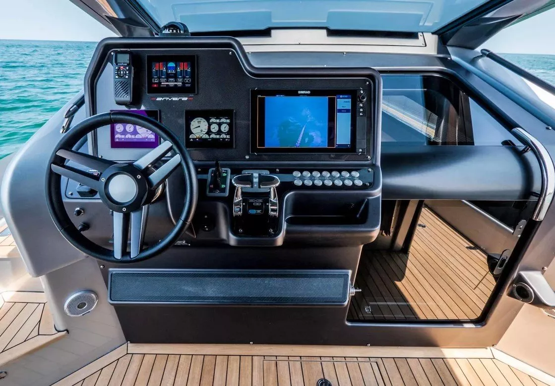 https://dev-api.arconyachts.com/storage/media/18392/conversions/893_6376357676-optimize.webp