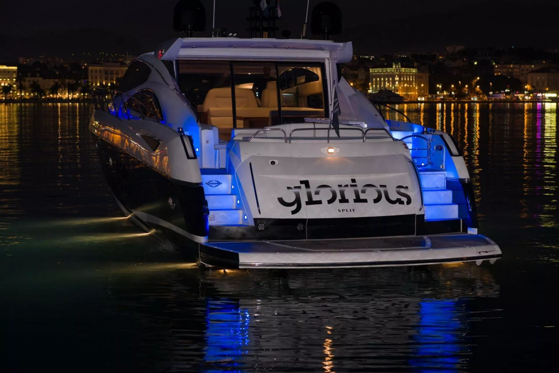 https://dev-api.arconyachts.com/storage/media/18497/conversions/887_3121726873-optimize.webp