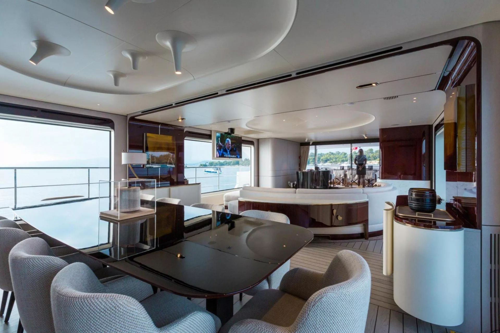 https://dev-api.arconyachts.com/storage/media/18691/conversions/882_8040155123-optimize.webp