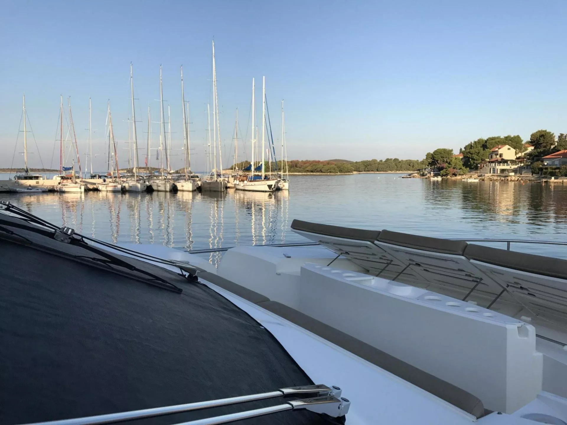 https://dev-api.arconyachts.com/storage/media/18707/conversions/880_4224706510-optimize.webp