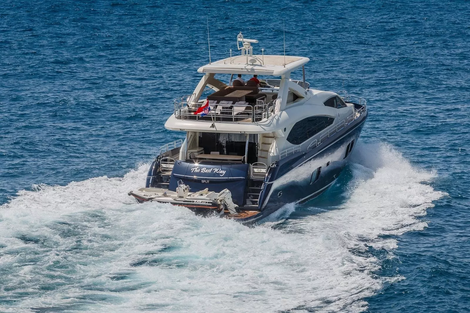 https://dev-api.arconyachts.com/storage/media/18803/conversions/877_3183624503-optimize.webp