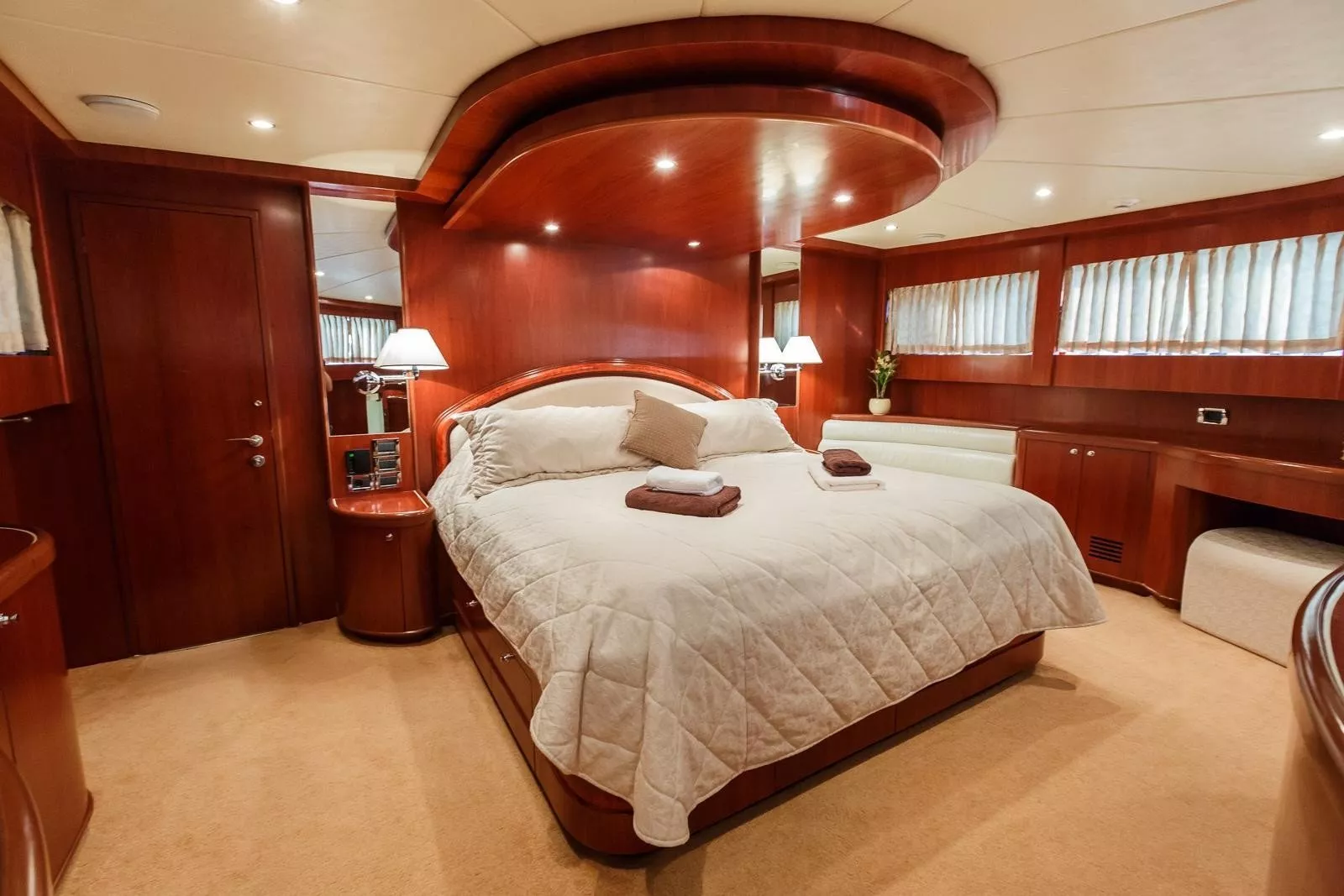 https://dev-api.arconyachts.com/storage/media/18840/conversions/876_1764315582-optimize.webp