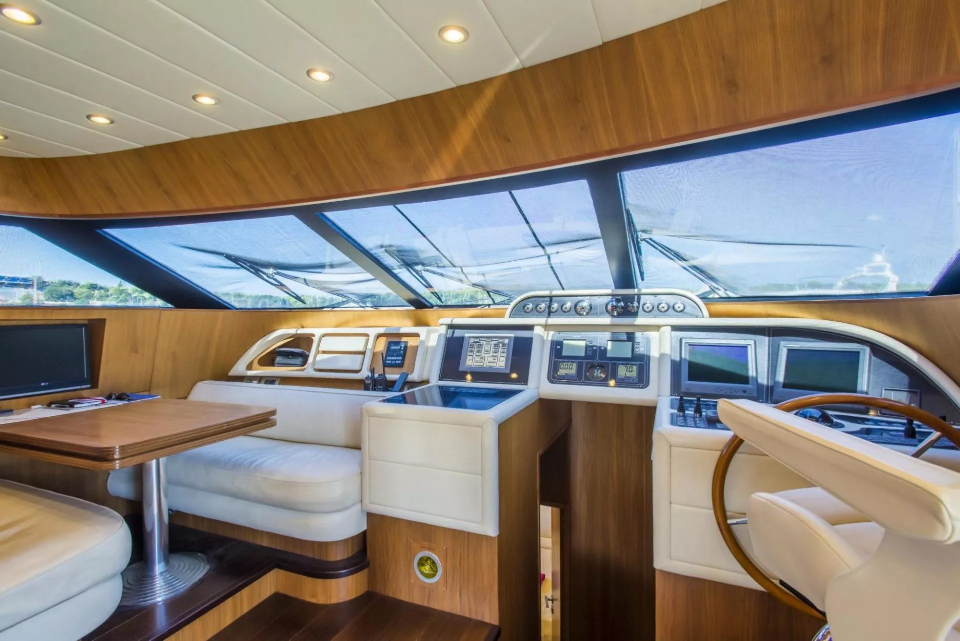 https://dev-api.arconyachts.com/storage/media/18867/conversions/875_8169034145-optimize.webp