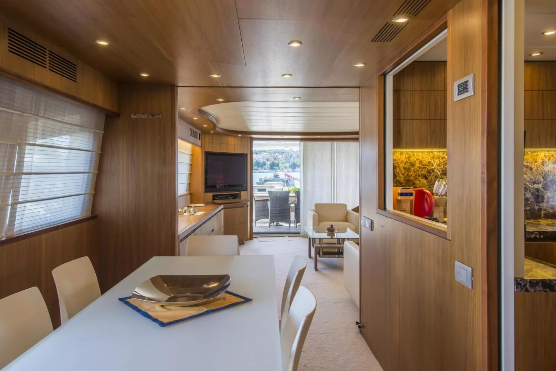 https://dev-api.arconyachts.com/storage/media/18869/conversions/875_9717239364-optimize.webp