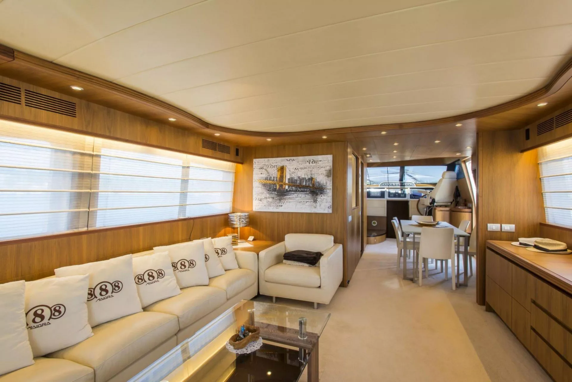 https://dev-api.arconyachts.com/storage/media/18871/conversions/875_9927808383-optimize.webp