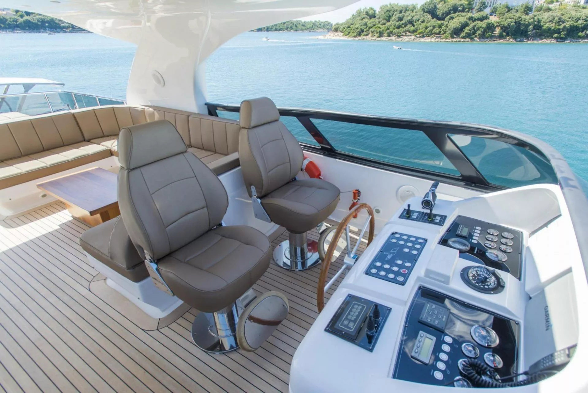 https://dev-api.arconyachts.com/storage/media/18877/conversions/875_1810067059-optimize.webp