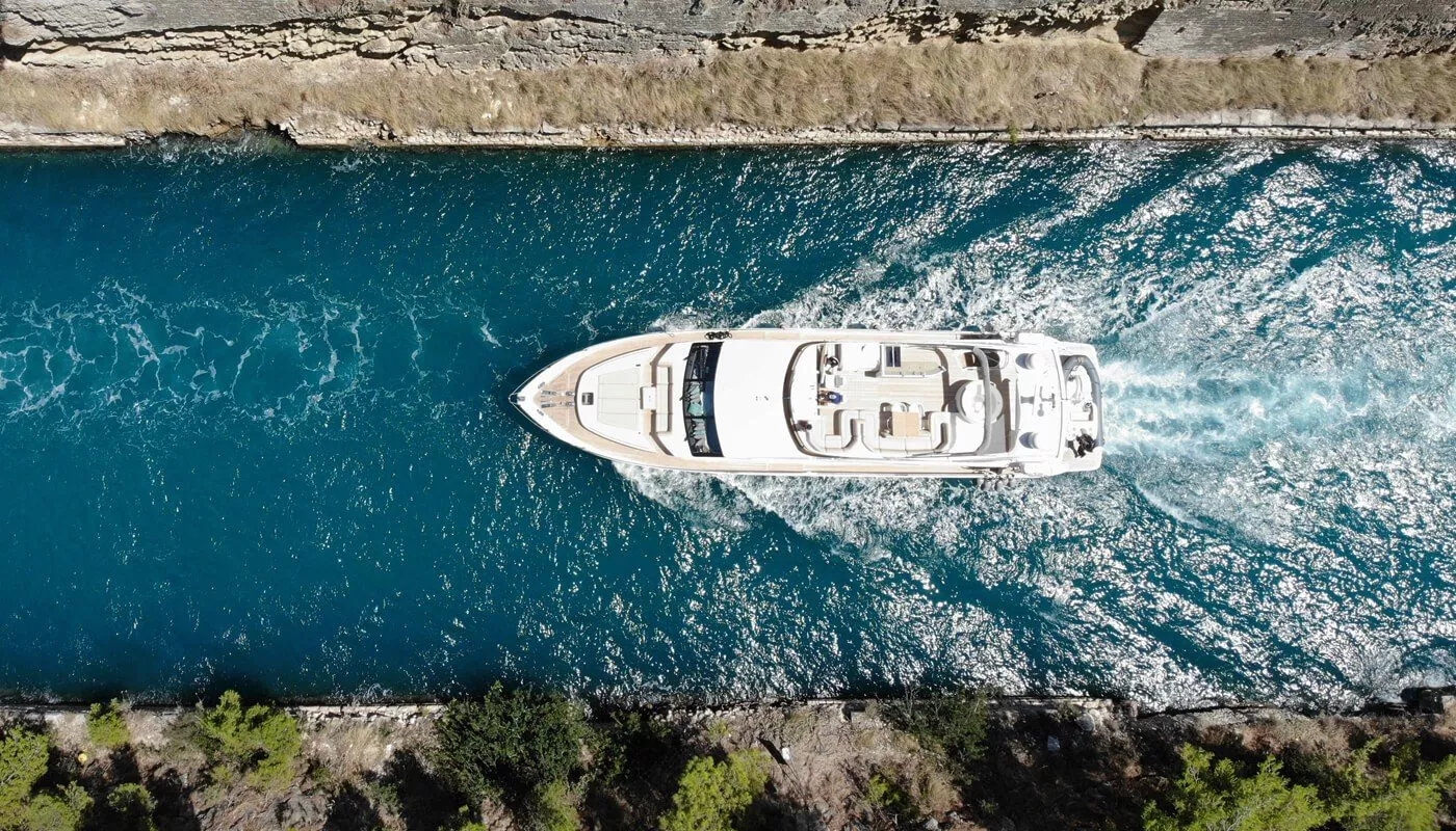 https://dev-api.arconyachts.com/storage/media/18951/conversions/870_4197426121-optimize.webp