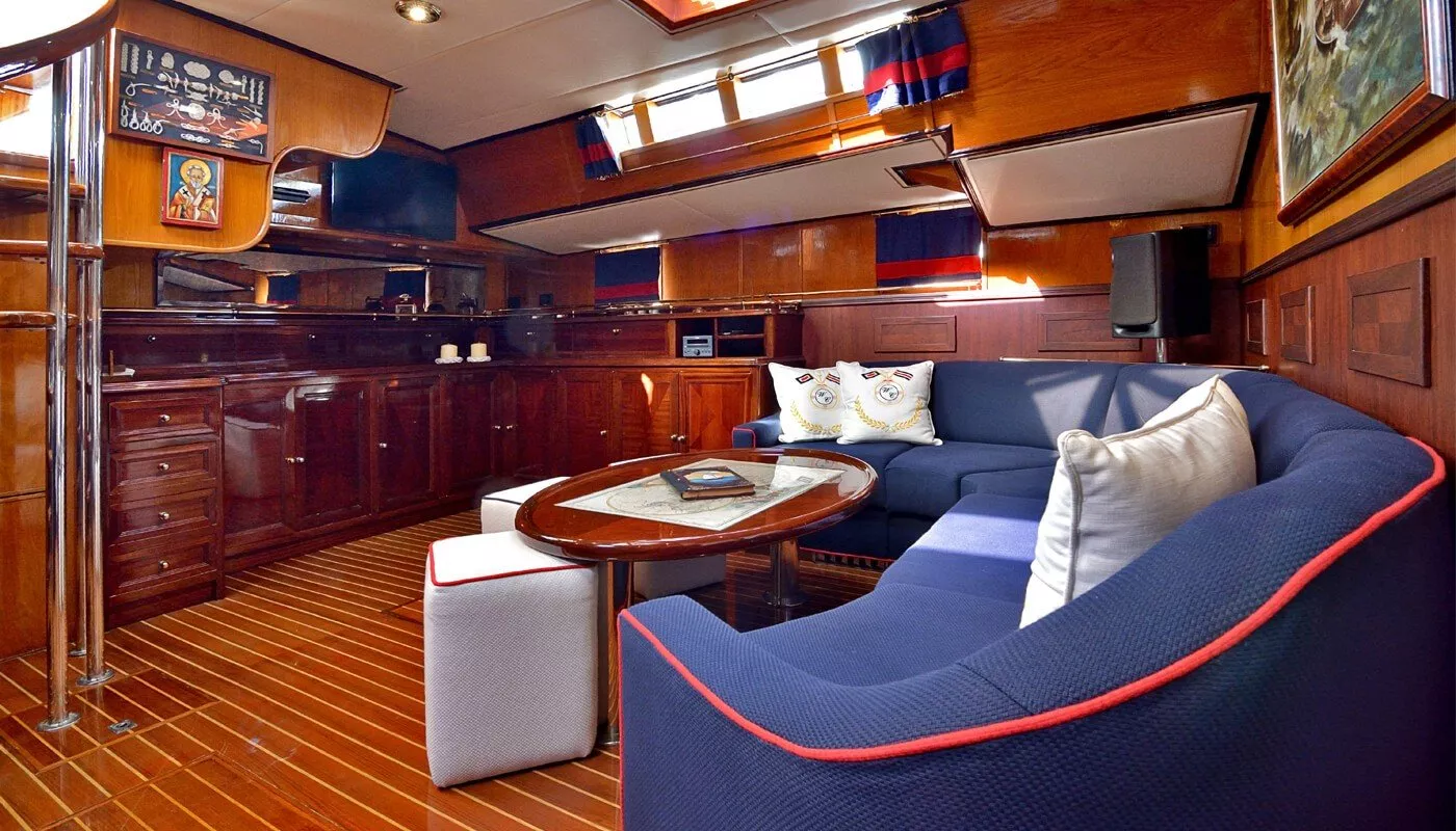 https://dev-api.arconyachts.com/storage/media/18990/conversions/869_9887212738-optimize.webp