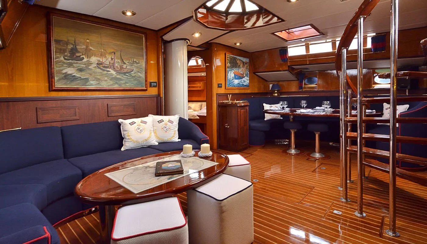 https://dev-api.arconyachts.com/storage/media/18991/conversions/869_4180493511-optimize.webp