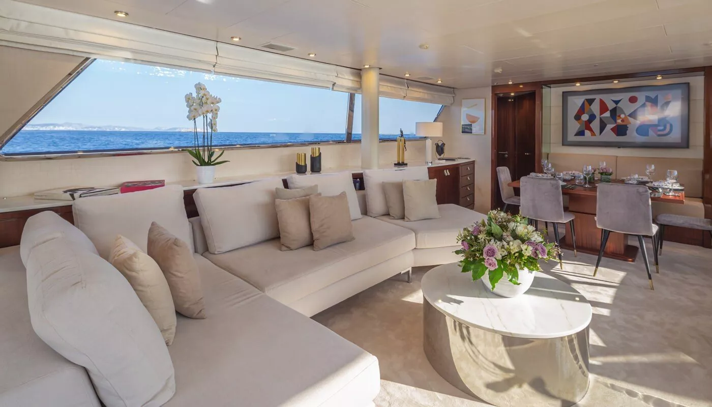 https://dev-api.arconyachts.com/storage/media/19013/conversions/868_9655257579-optimize.webp