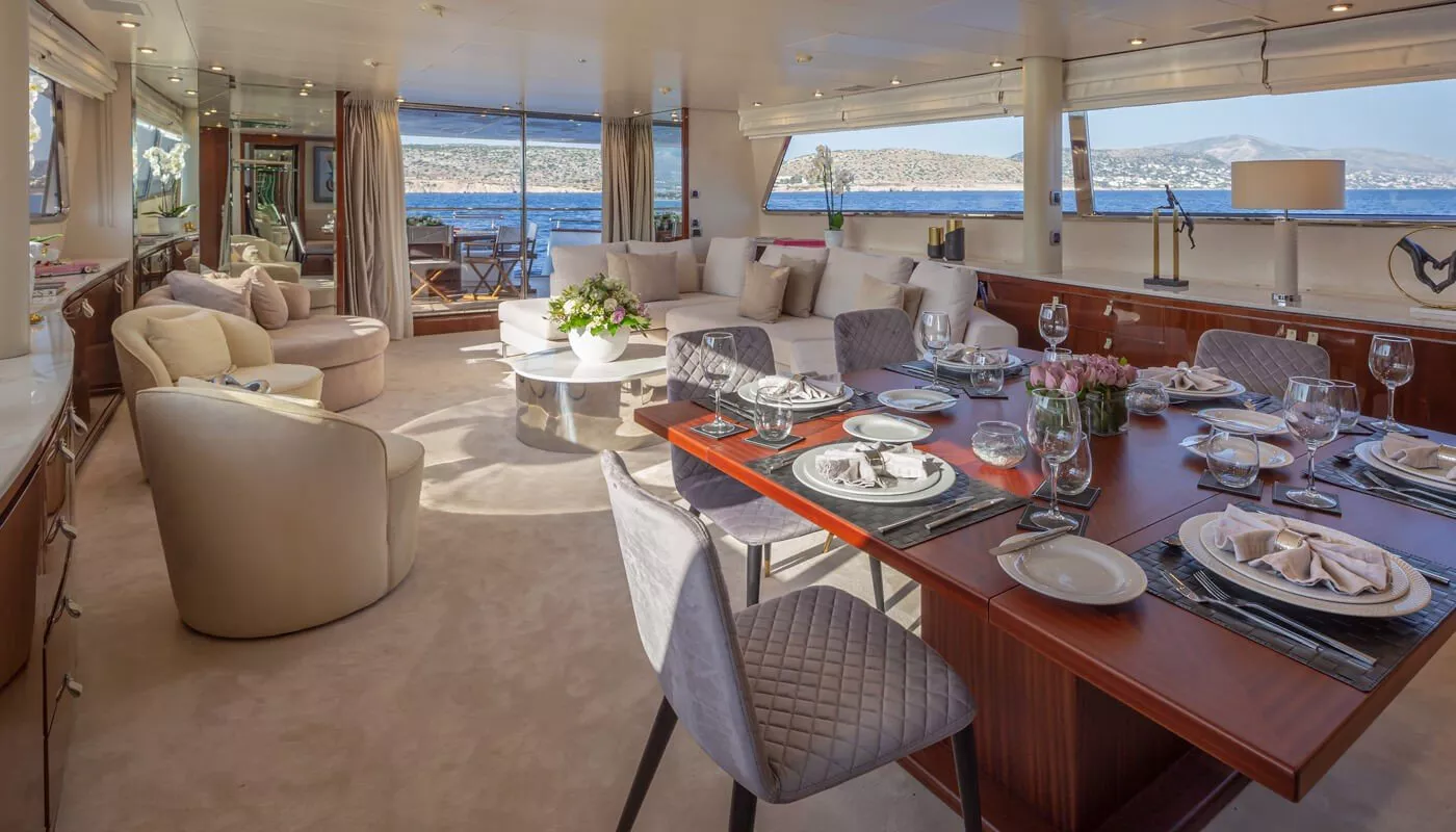https://dev-api.arconyachts.com/storage/media/19014/conversions/868_2138938725-optimize.webp