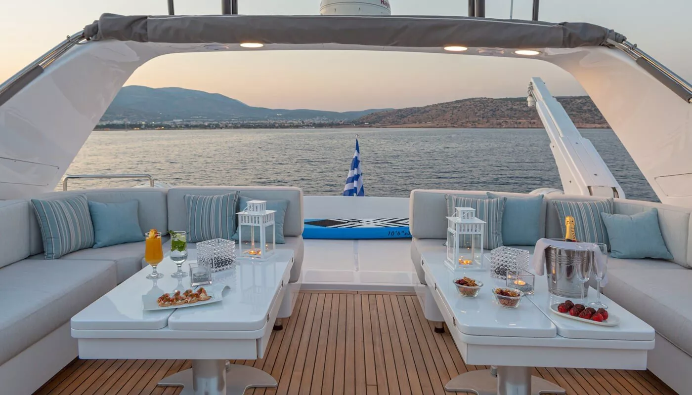 https://dev-api.arconyachts.com/storage/media/19039/conversions/868_7119932148-optimize.webp