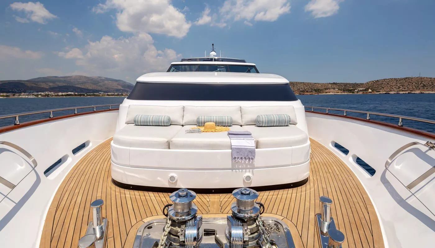 https://dev-api.arconyachts.com/storage/media/19040/conversions/868_7797894257-optimize.webp