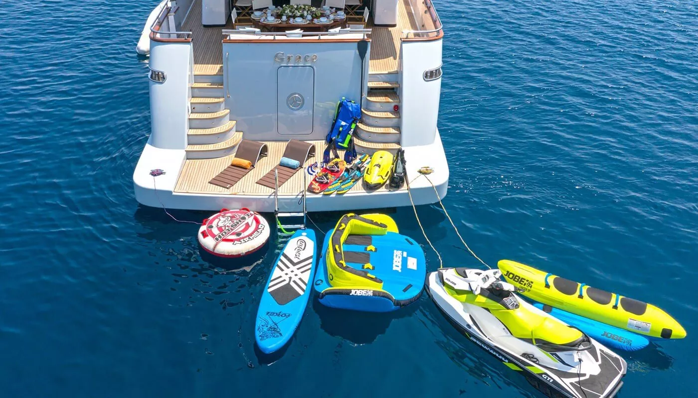 https://dev-api.arconyachts.com/storage/media/19044/conversions/868_3562096474-optimize.webp