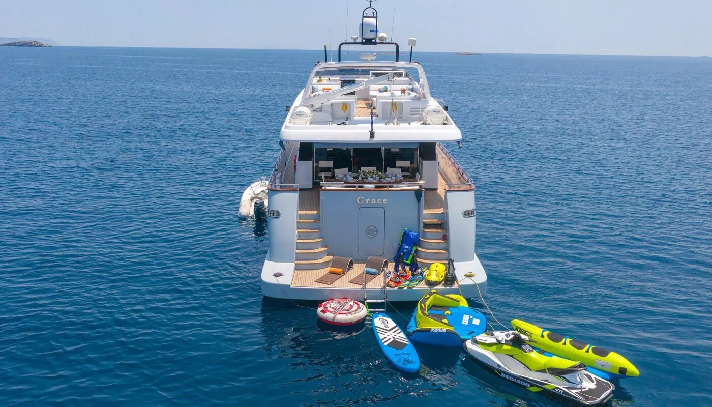 https://dev-api.arconyachts.com/storage/media/19045/conversions/868_2200103602-optimize.webp