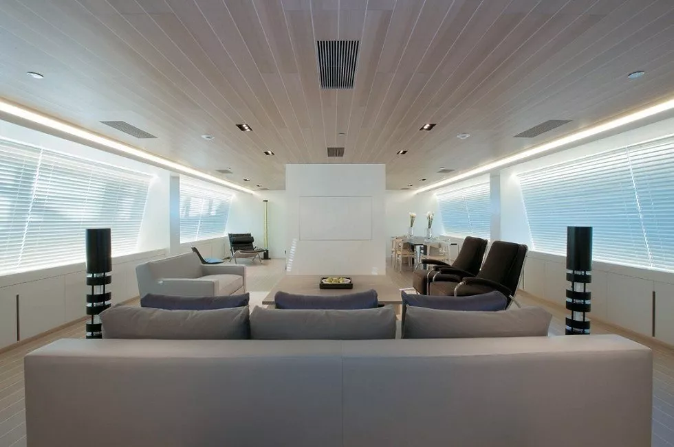 https://dev-api.arconyachts.com/storage/media/19247/conversions/861_7755927908-optimize.webp