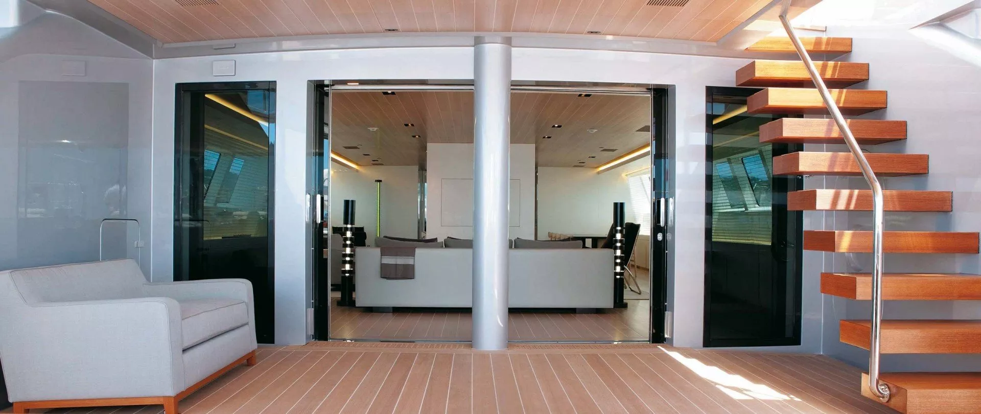 https://dev-api.arconyachts.com/storage/media/19248/conversions/861_7800536399-optimize.webp