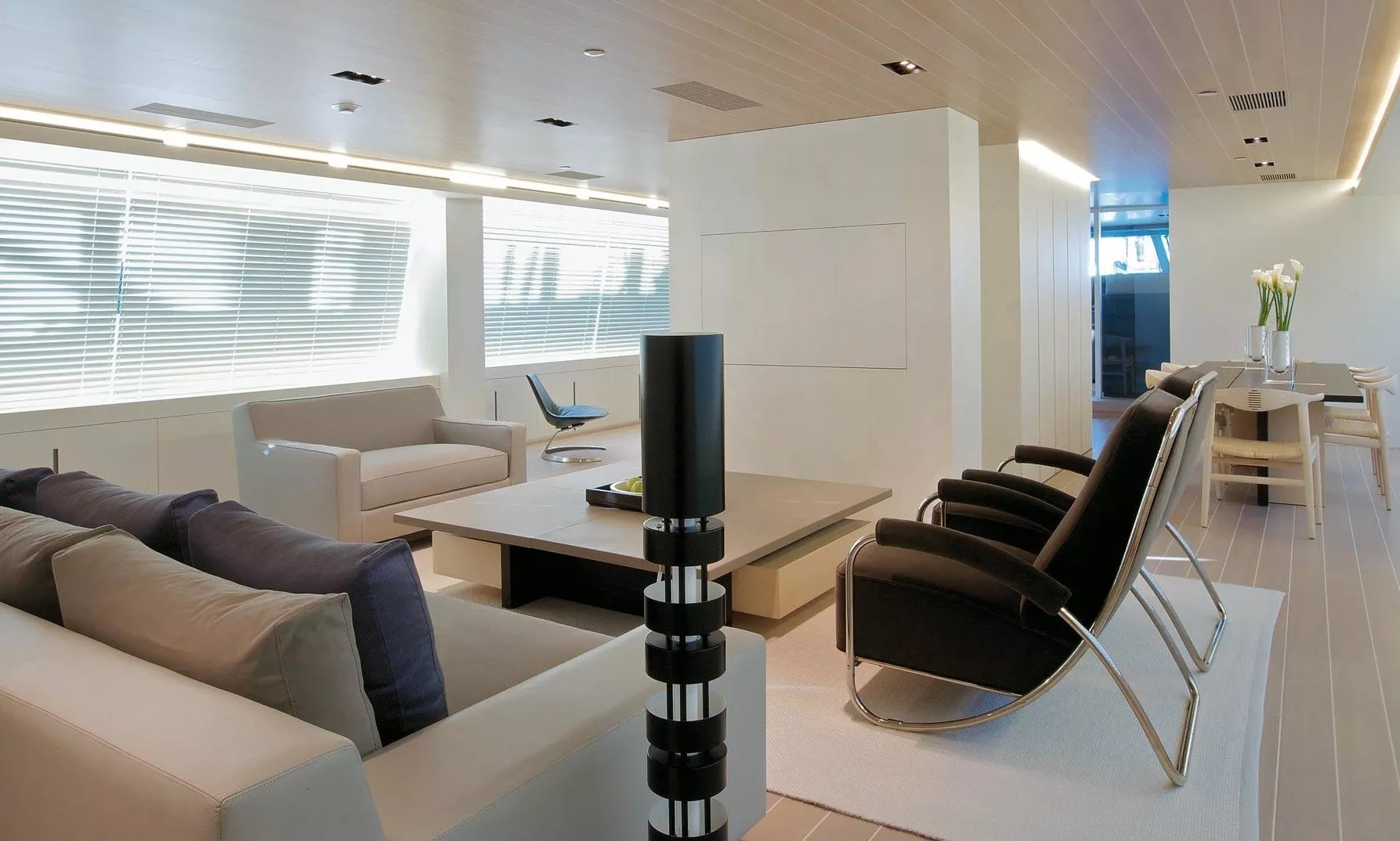 https://dev-api.arconyachts.com/storage/media/19249/conversions/861_4707563672-optimize.webp